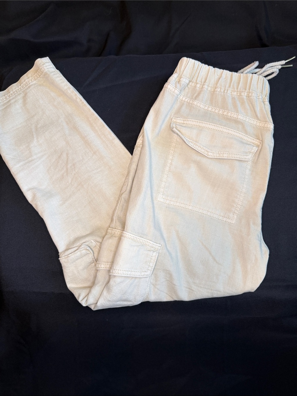 Liverpool Women's Beige Cropped Cargo Joggers